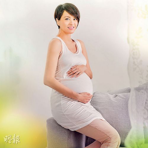 梁咏琪挺6个月孕肚拍广告获女王式侍候图