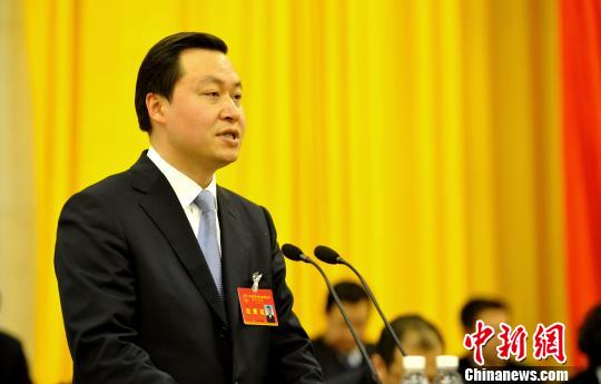 乐山市人民政府市长张彤作《政府工作报告》. 刘忠俊 摄