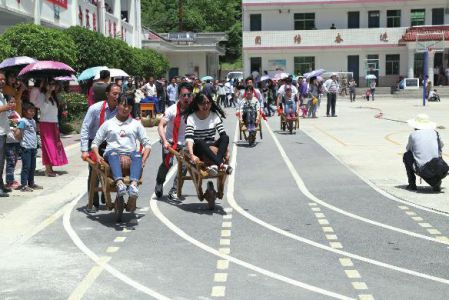 雞公車推人賽