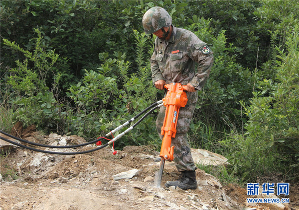 工事构筑,精心构筑野战工事.