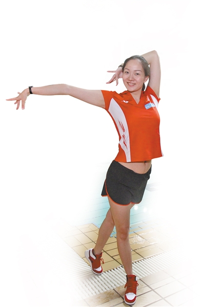 蒋婷婷产后迅速恢复了身材,即将和蒋文文复出. 重庆晨报记者 高科 摄