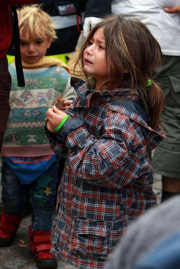 难民潮孩子祝你好运