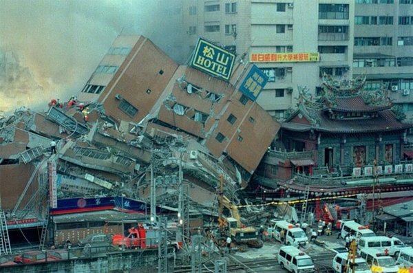 台湾921地震16年134位孤儿瓦砾中重生组图