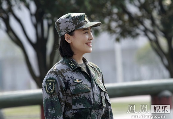 《青春集结号》热播   "梨涡女神"陈维涵不爱红装爱军装