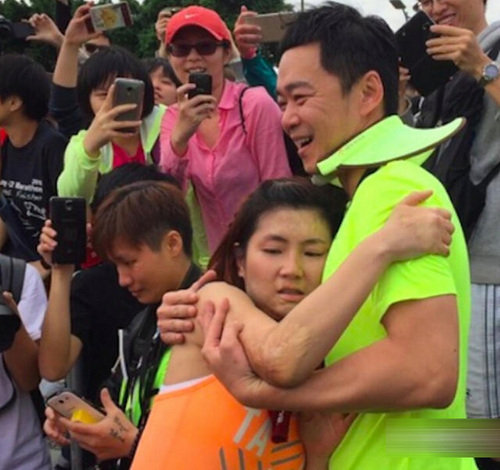 selina被骂该被火烧 老公阿中:随她发泄