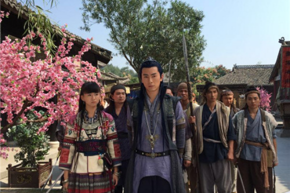 凤凰娱乐讯 由唐人出品,郑元畅,韩东君,今晨,小彩旗等领衔主演的大型