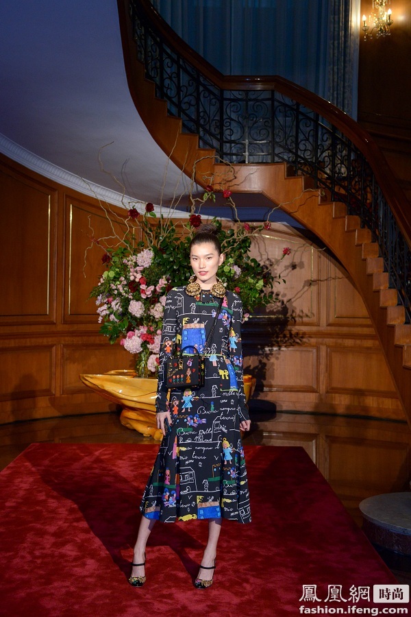 Dolce&Gabbana举办“Extravaganza”主题晚宴,云集众多明星名流|派对| 晚宴_凤凰时尚