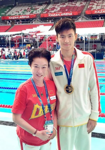 宁泽涛与其教练叶瑾