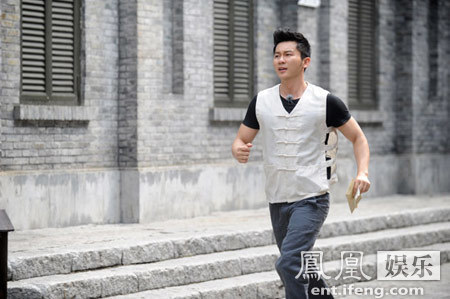 跑男3穿越民国街头李晨上演特殊名牌大混战