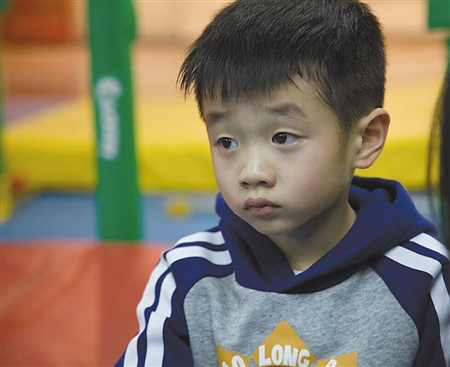 杨阳洋王子与"二宝"妹妹1月1日晚,由北京卫视联合千足传媒共同打造的