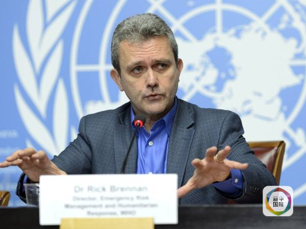 世界卫生组织官员里克·布里南在日内瓦总部举行的新闻会上发表讲话