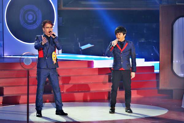 日前,以"星光年夜饭"为主题的《星光大道》2015年度总决赛在北京园博