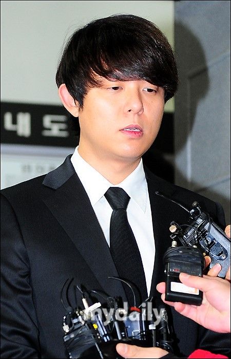 tony因成员tony安涉赌,韩国组合hot的全部歌曲遭到了kbs电视台封杀.