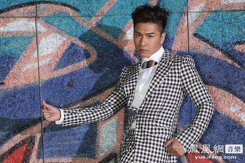 欧汉声"歌手"欧汉声等待了漫长的十八年,终于发行了个人首张专辑《首