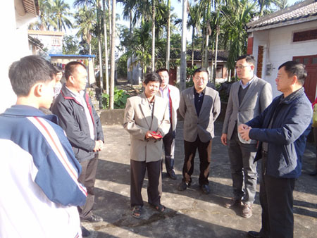 琼海市领导朱允彦孟维华到大路镇进行慰问