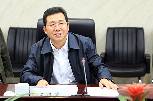 刘庆成校长戎装检阅海军国防生 图 东华理工大学汤彬副校长来校调研