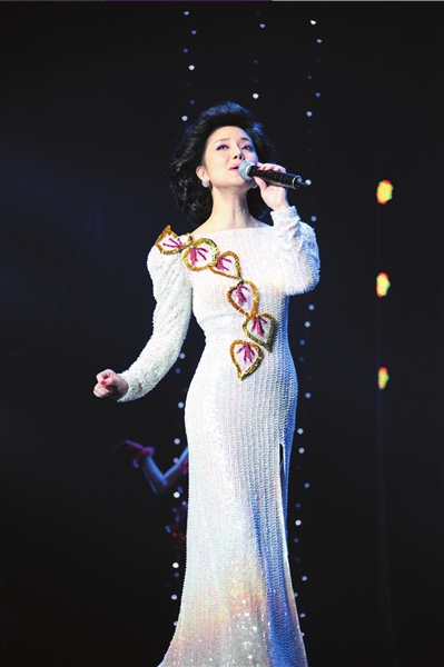 邓丽君经典重现金曲交响演唱会