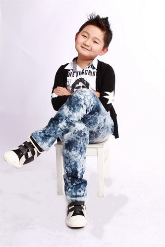 忧郁小王子罗炼羽写真