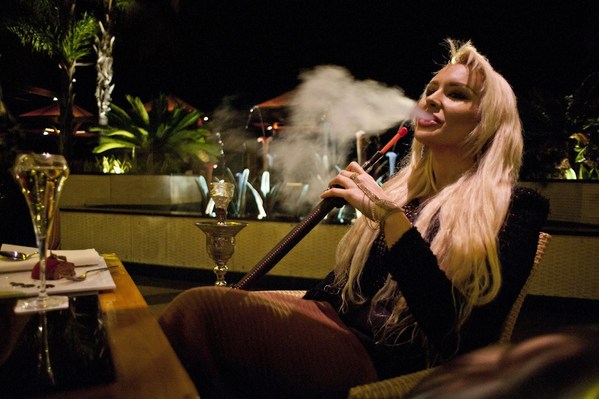 实拍俄罗斯美女夜生活