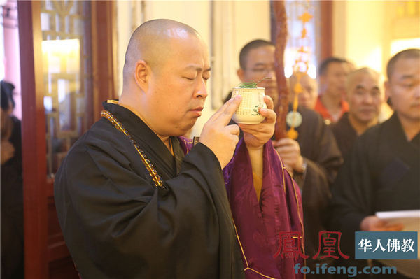 深圳弘法寺首座白云长老荼毗法会现场