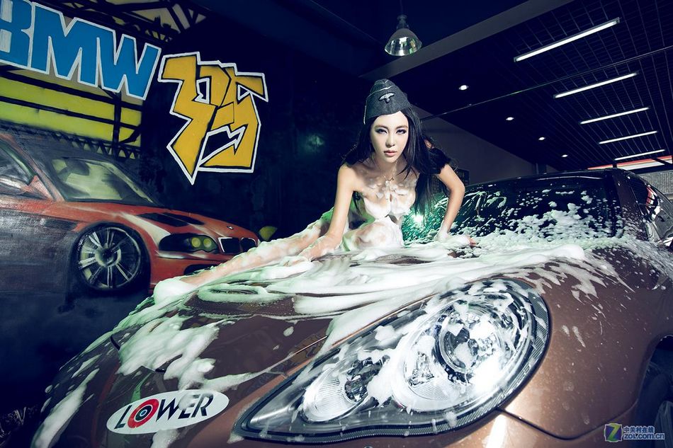 泡泡洗车现香艳诱惑