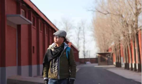 导演伍俊杰你不成才别怨时代