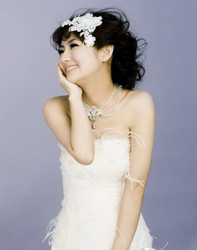 selina烧伤后发型蜕变 媲美从前