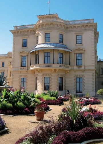 怀特岛 皇家的度假天堂怀特岛是"适宜人类居住的小岛" 的意思.