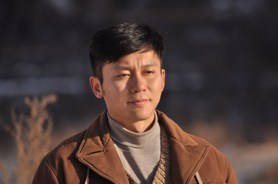 昨晚,中央八套28集电视剧《草帽警察》迎来大结局,李晨饰演的"刘五四"