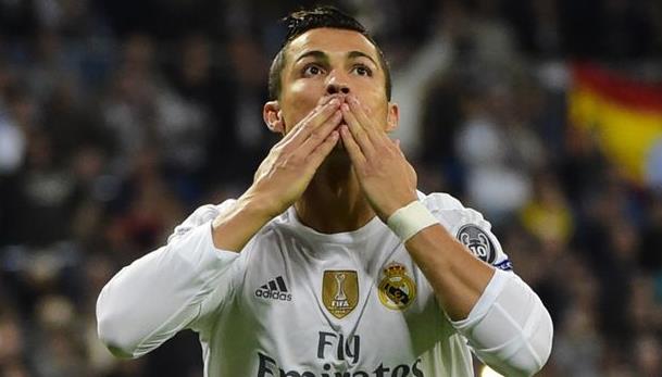 曝c罗更倾向加盟大巴黎而不是曼联