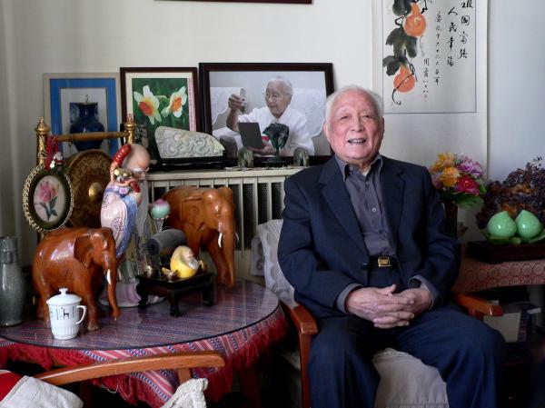 原中顾委委员朱穆之逝世 曾智斗"四人帮"(图)