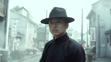 要知道这个酱油党,可是《伪装者》里,跟明台相爱相杀的老师王天风啊!