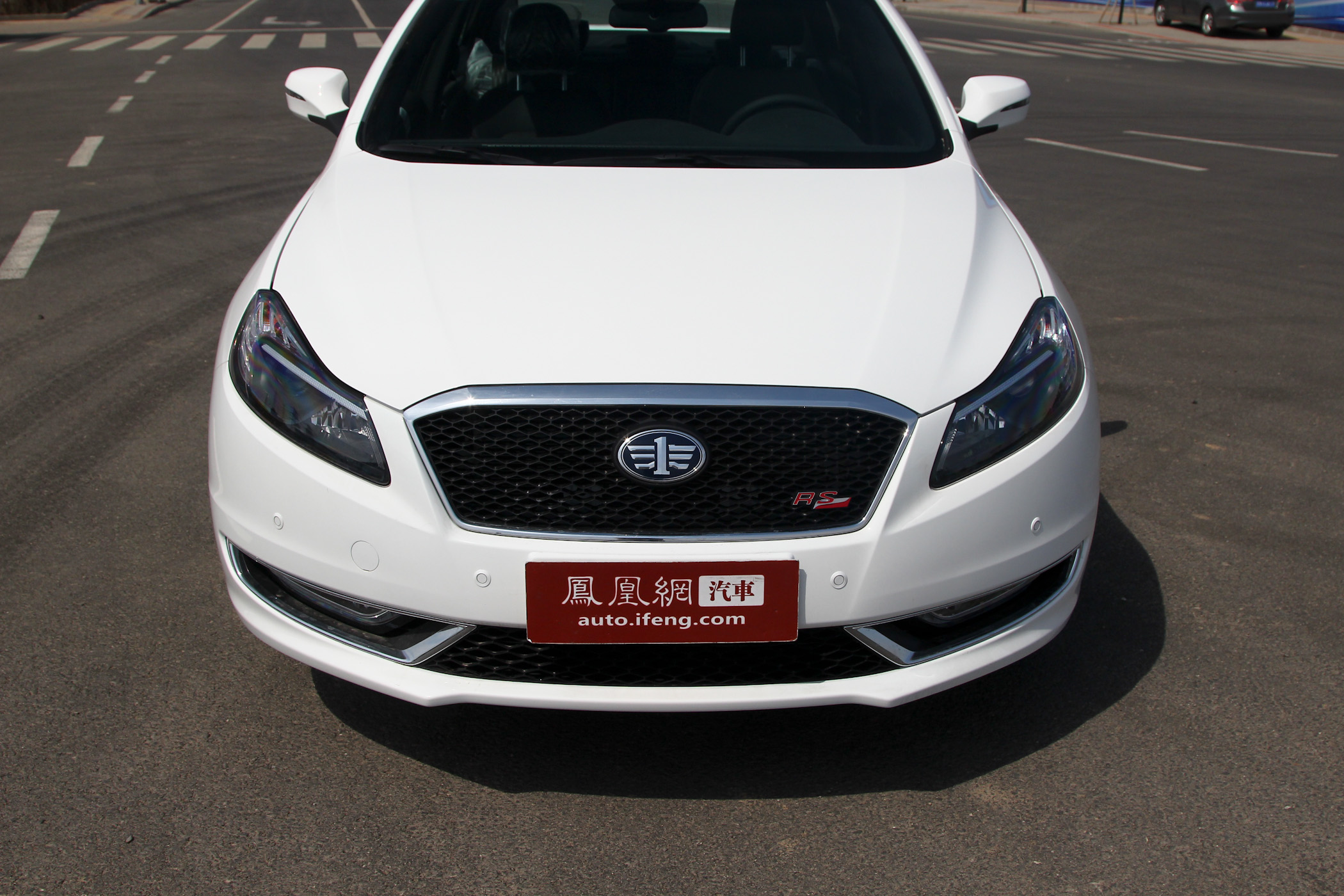 奔腾b70汽车广告设计