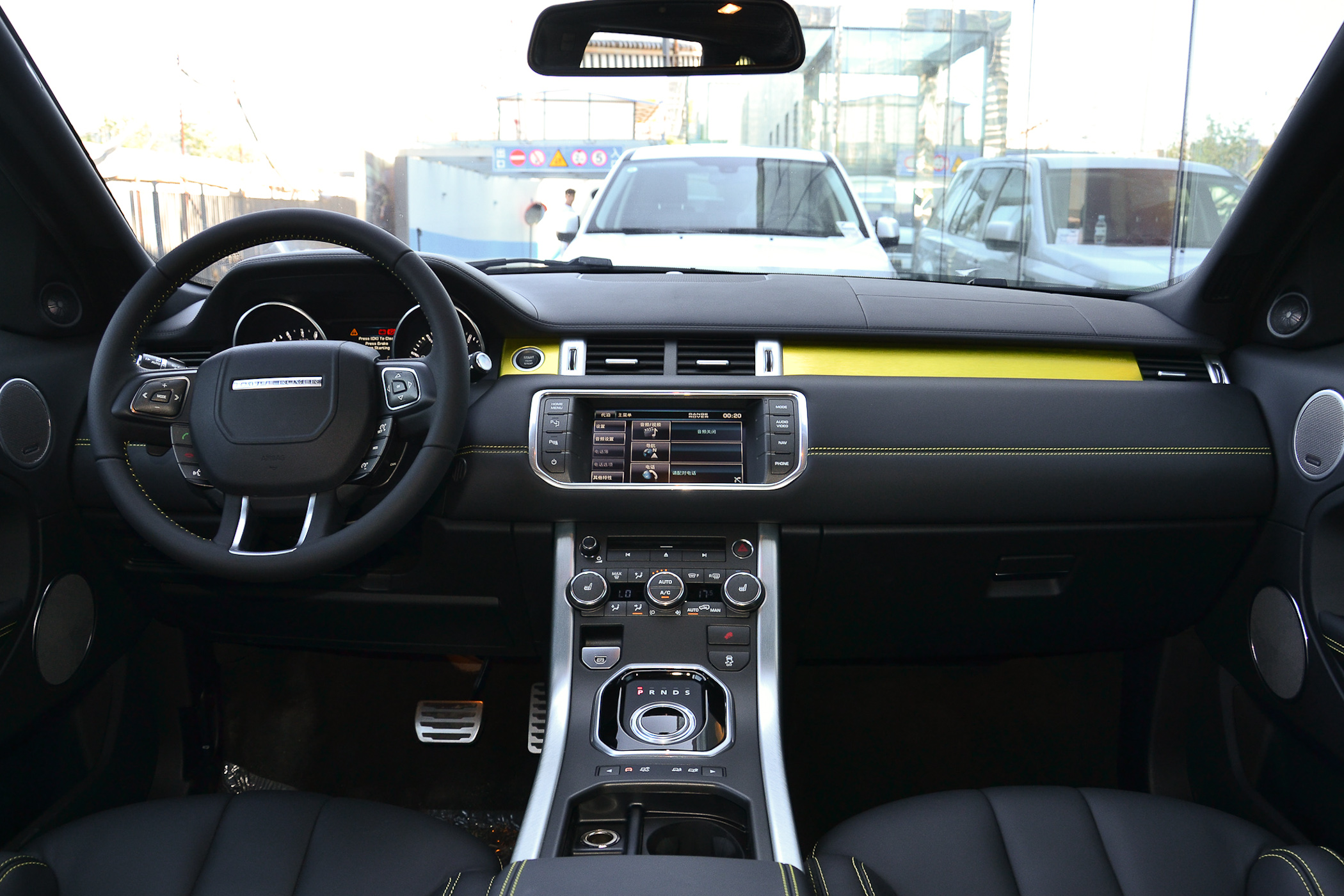 昆明路虎揽胜极光2018款最新报价