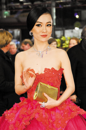 霍思燕性感亮相柏林电影节红毯.