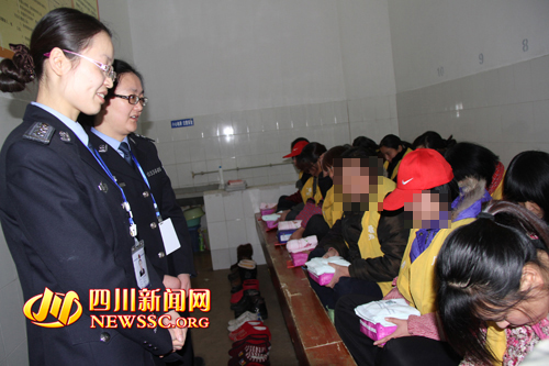 广元女警"三访三评"走进看守所(图)