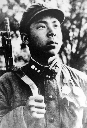 300张老照片重塑雷锋