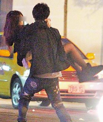 台北市信义区夜店林立,常有女子喝醉被"捡"走,网友戏称"捡尸大道".