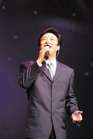 深圳晚报讯 (记者 李京蔚) 上周六 ,"兰江山第·倾国倾城费玉清2012