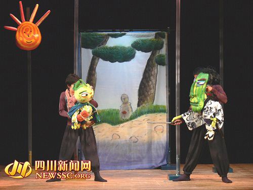欢乐谷上演日本木偶剧洋葱头武士把精彩带给蓉城观众
