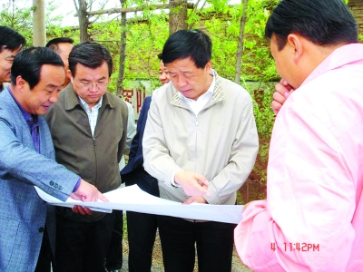 兰州市人民政府副市长,红古区委书记咸大明(右二),区委副书记,区长