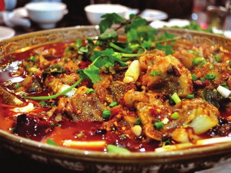 十年老河鲜馆大蒜烧鲶鱼吃货最爱