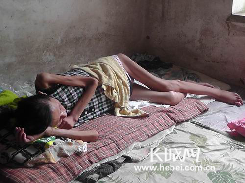 本网蠡县俱乐部一行看望危难中的展新召家庭