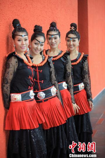 因赛制被迫解体的"四姑娘"组合. 侯倩 摄