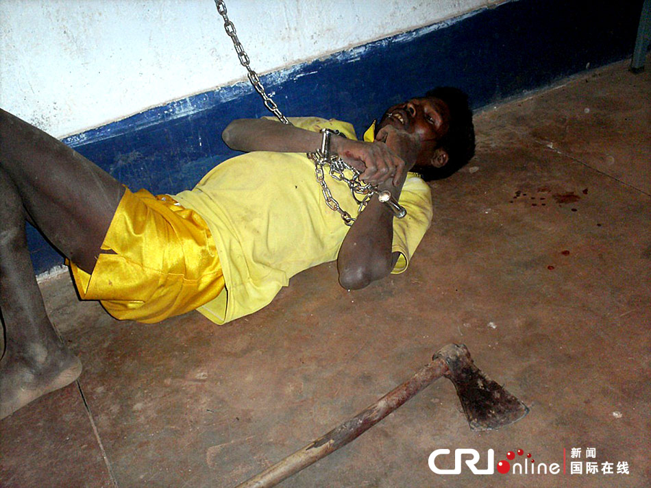 印度精神病男子用斧头砍死9名女性(图)