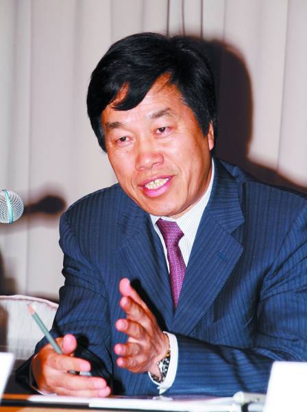 金杯集团董事长_金杯面包车