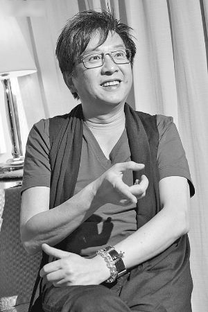 凤凰时尚 伦永亮赞梅姐很有义气.