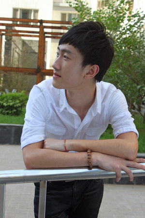 新小虎队30强马杰喜入围专业舞者尽显活力