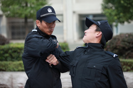 鹰巢首播反响热烈魔鬼教官pk麻辣学生图