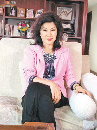 香港名媛赵式芝出柜嫁人二人大方秀恩爱组图